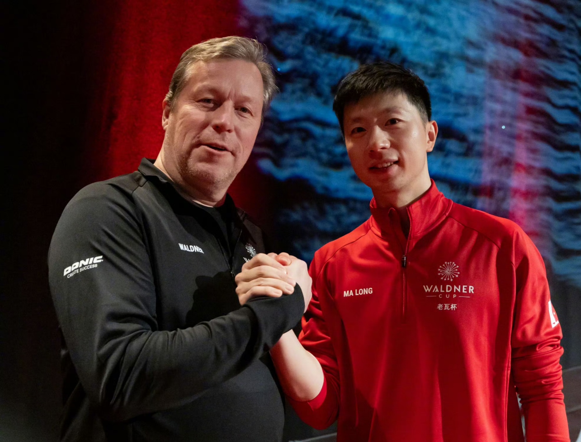 中国乒乓球队险胜波兰乒乓球队,马龙制霸全场 中国乒乓球队险胜波兰乒乓球队,马龙制霸全场