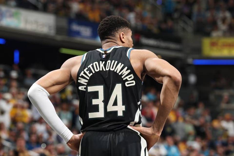 PG电子娱乐在线-雄鹿不敌人，东部争霸战打响的简单介绍