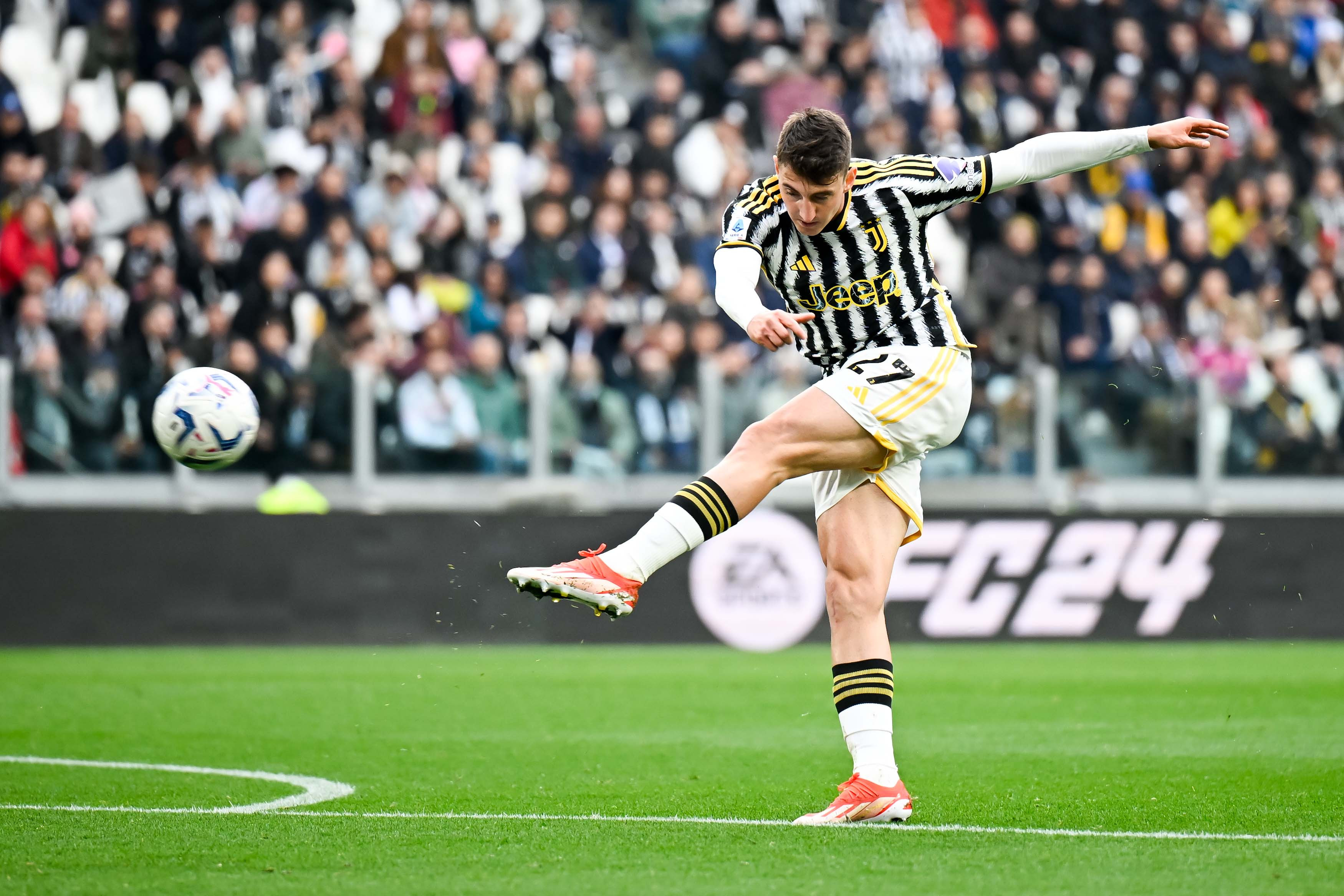 AC米兰重振雄风,欧洲豪门身手不凡的简单介绍 AC米兰重振雄风,欧洲豪门身手不凡的简单介绍