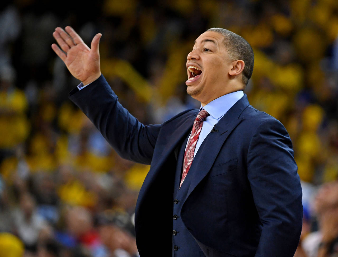 猛龙主帅突然宣布辞职引发球队动荡的简单介绍