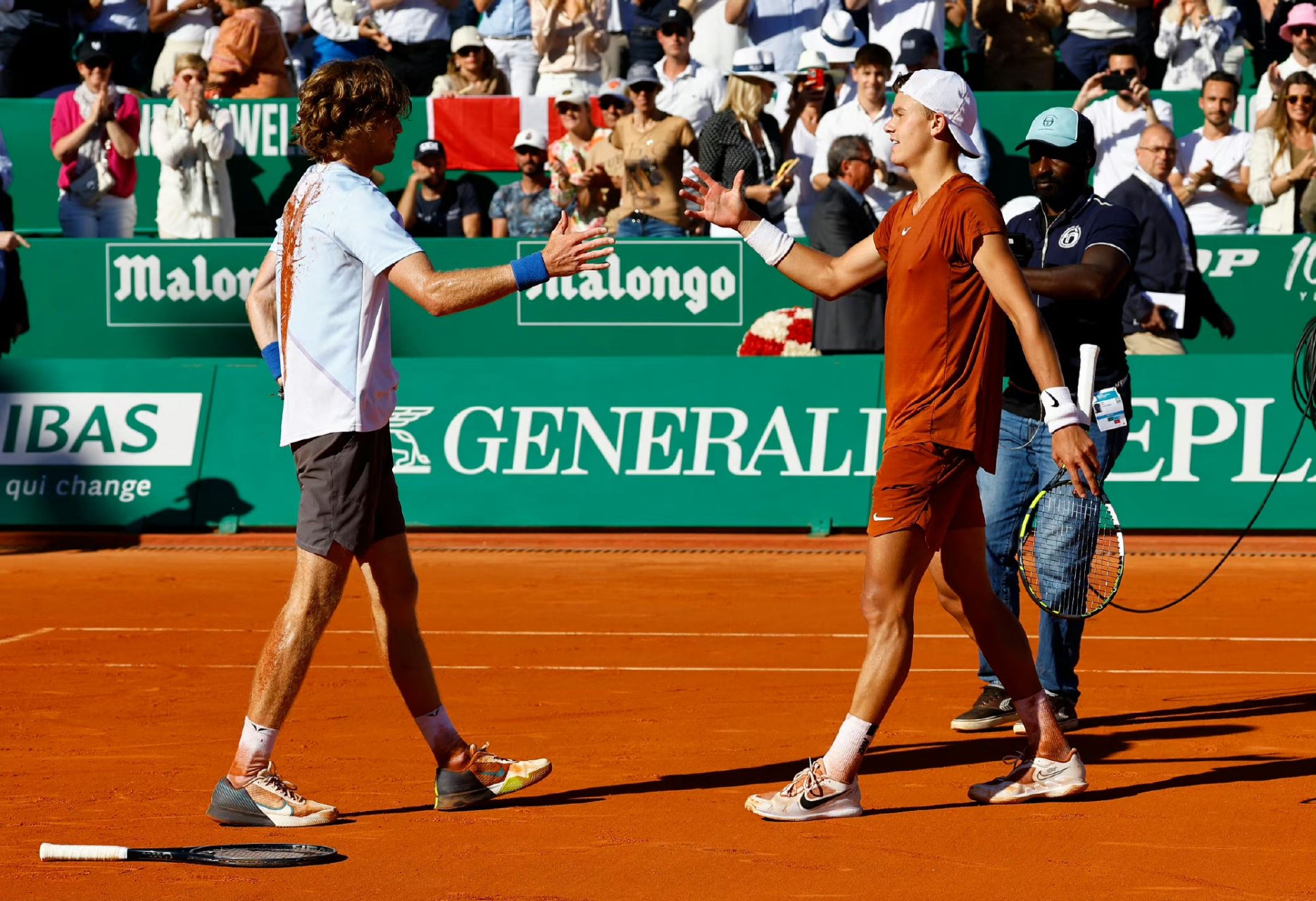 包含蒙特卡洛大师赛力克年终总决赛，兹维列夫点燃赛场的词条