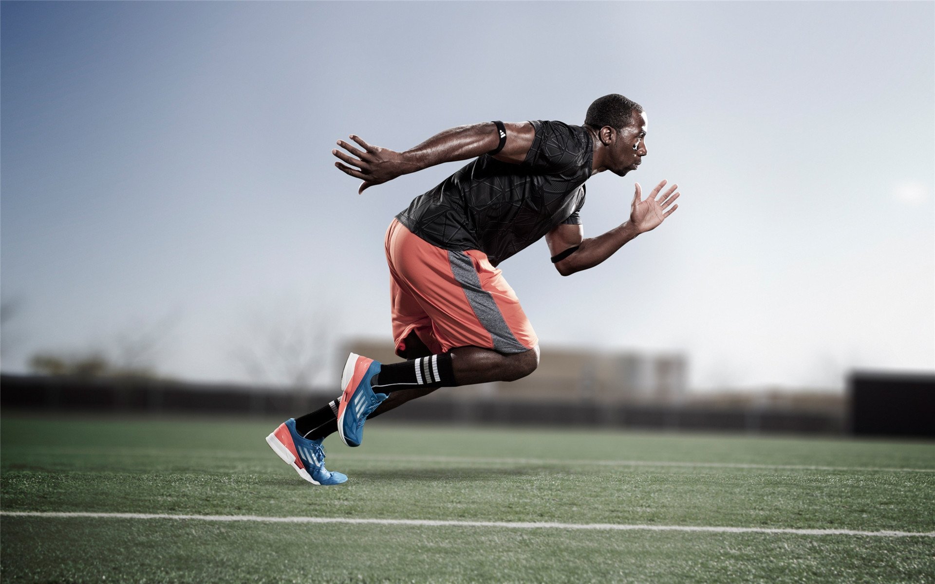 佩德里魔法时刻主宰战局,曼联式末节发力带走巴西